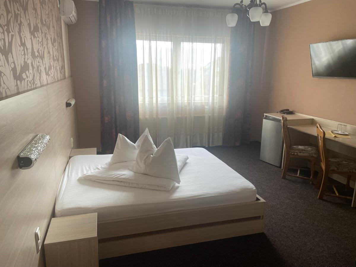 Pension Regal Satu Mare Bagian luar foto