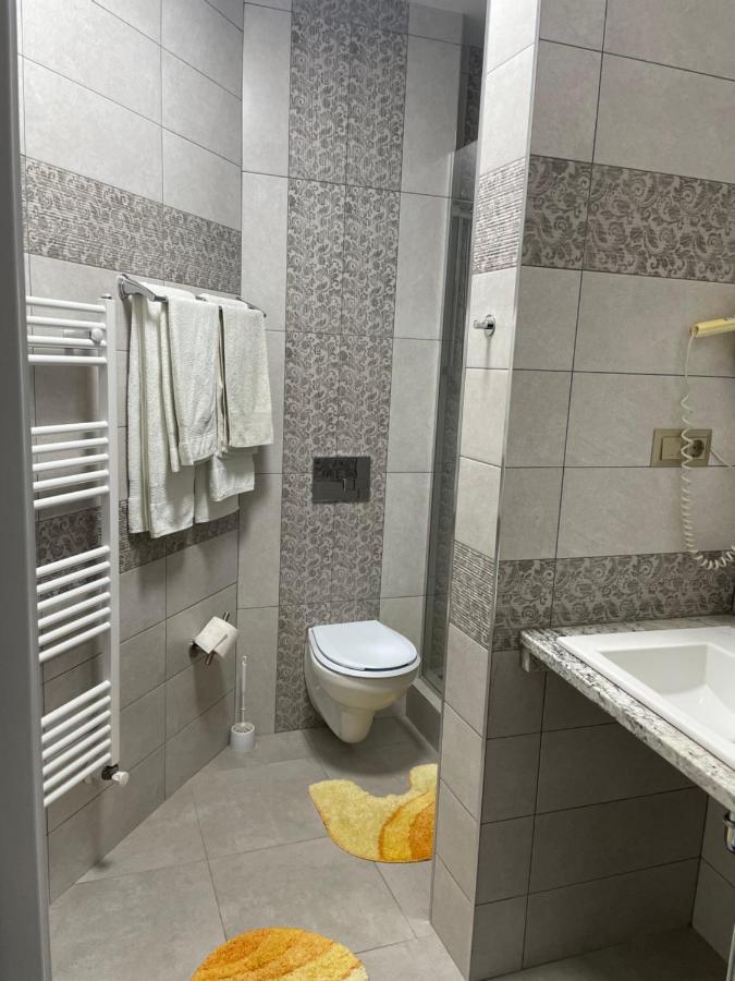 Pension Regal Satu Mare Bagian luar foto