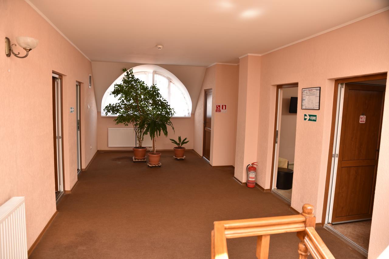 Pension Regal Satu Mare Bagian luar foto