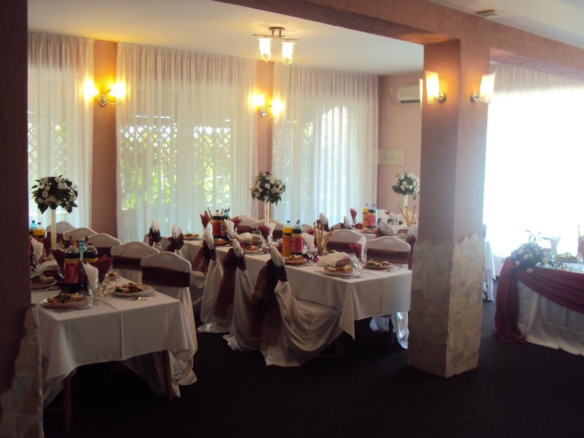 Pension Regal Satu Mare Bagian luar foto
