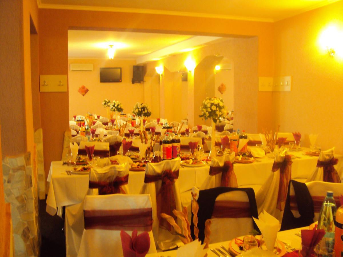 Pension Regal Satu Mare Bagian luar foto